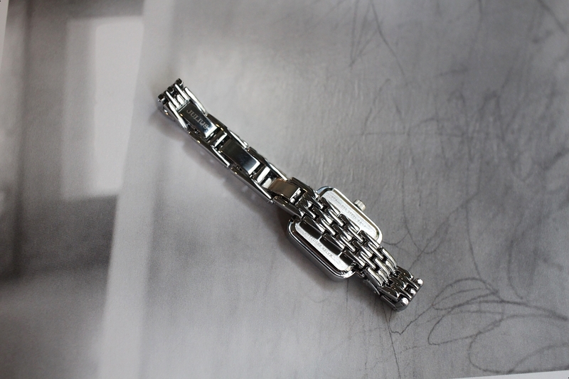 <b><p>square Classy tal feme watch Woman silver</p></b><b><p>正方形 クラス時 メタル 女性 腕時計 シルバー ファッション ギフト デイリー</p></b><br /><br /><p align='center'>