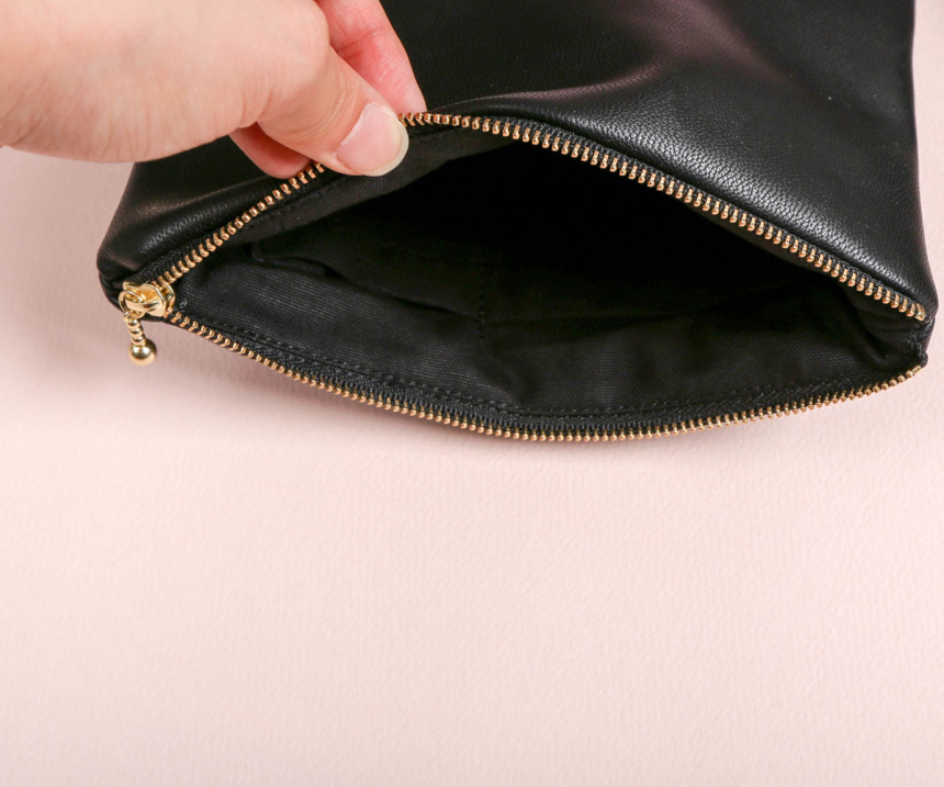 New Plain D Real Black Pouch Collection Lipstick C