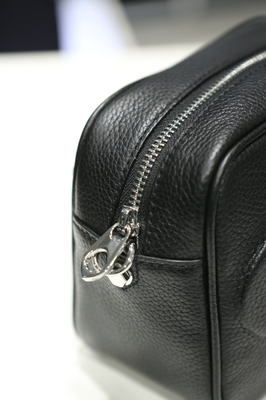 New Oyani Taylor Mini Cross Back Black O5NBCB08009