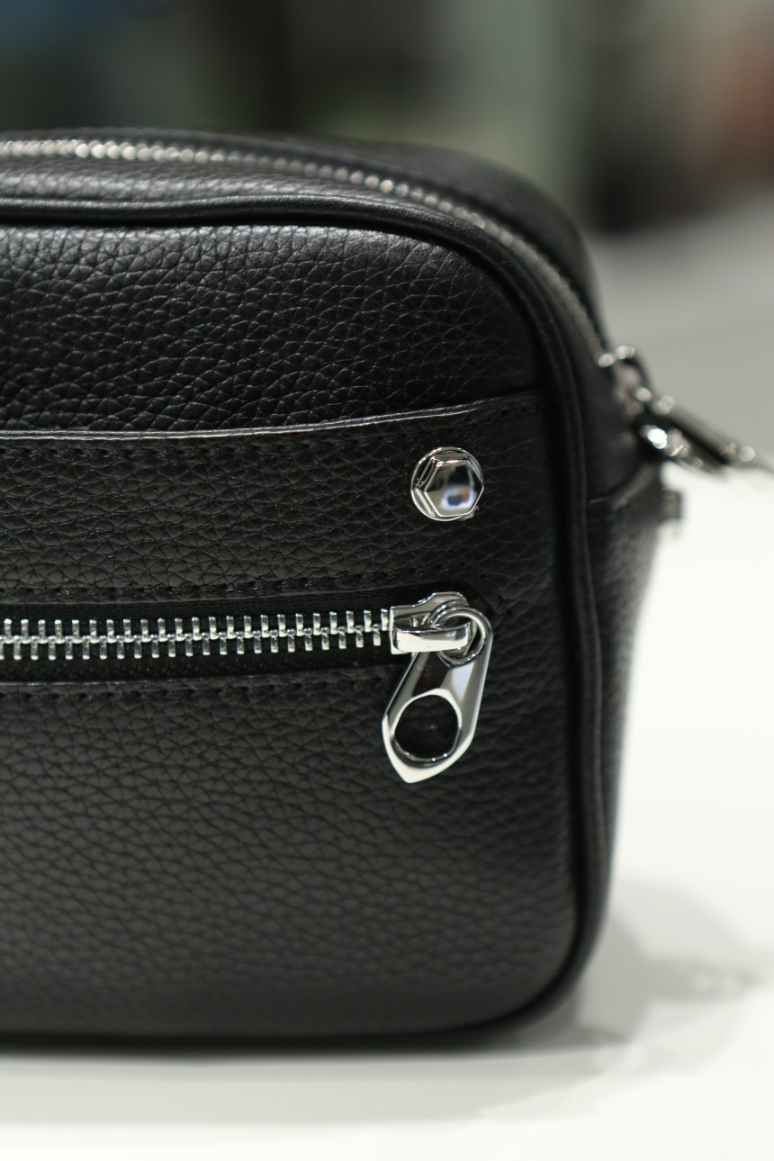 New Oyani Taylor Mini Cross Back Black O5NBCB08009