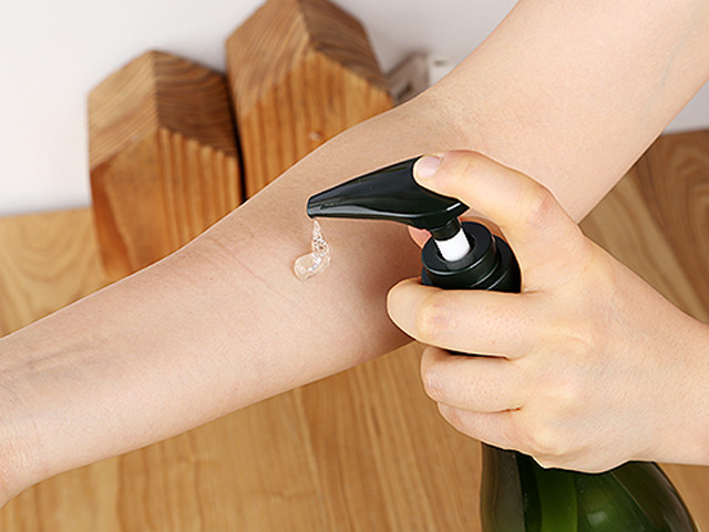 New 1 + 1 Plum Nature Aloe Vera 98% Soothing Gel 5