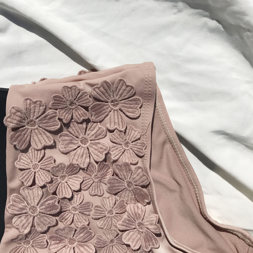 <b><p>Zimmer Flow bikini</p></b><b><p>ジマー 花のビキニ</p></b><br /><br /><p align='center'>