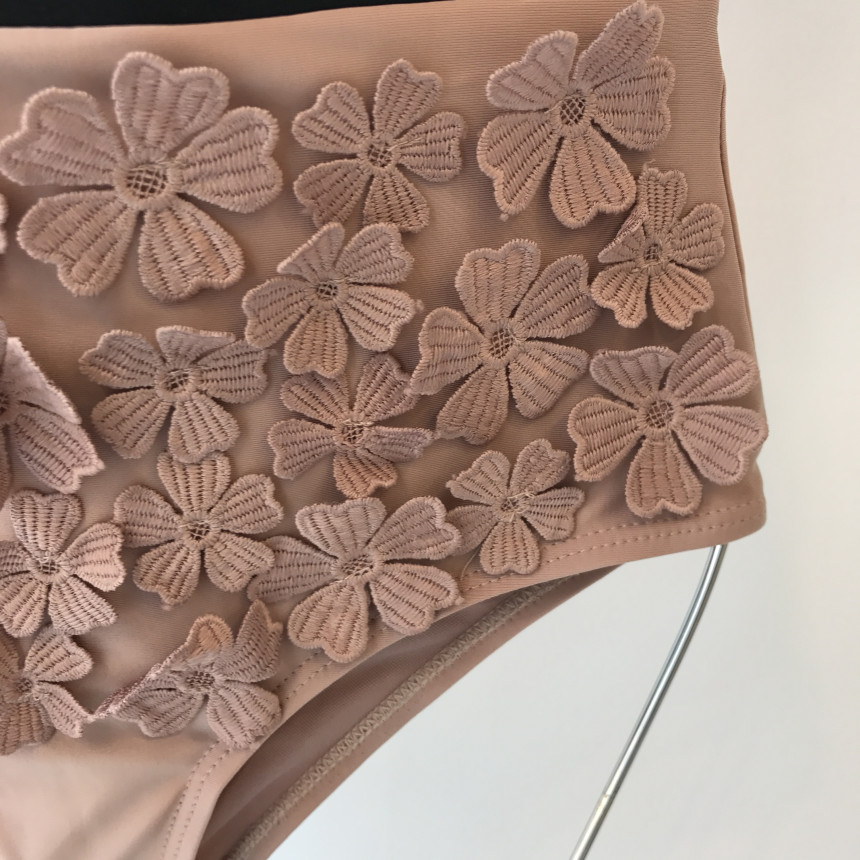 <b><p>Zimmer Flow bikini</p></b><b><p>ジマー 花のビキニ</p></b><br /><br /><p align='center'>