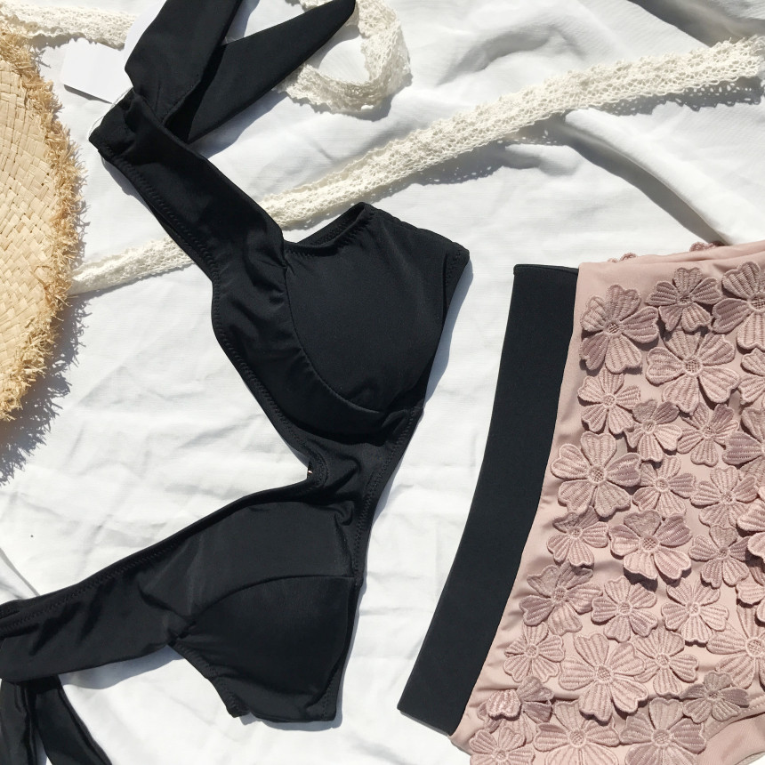 <b><p>Zimmer Flow bikini</p></b><b><p>ジマー 花のビキニ</p></b><br /><br /><p align='center'>