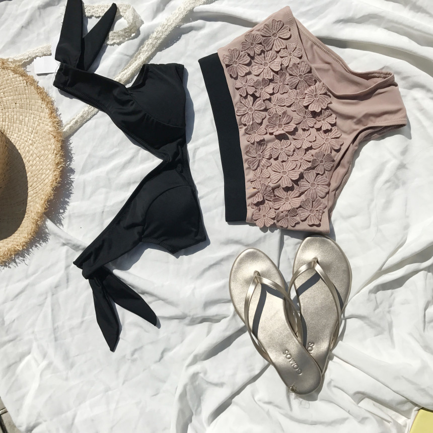 <b><p>Zimmer Flow bikini</p></b><b><p>ジマー 花のビキニ</p></b><br /><br /><p align='center'>