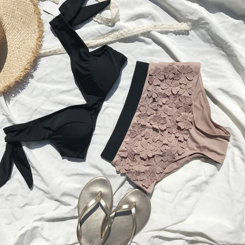 <b><p>Zimmer Flow bikini</p></b><b><p>ジマー 花のビキニ</p></b><br /><br /><p align='center'>