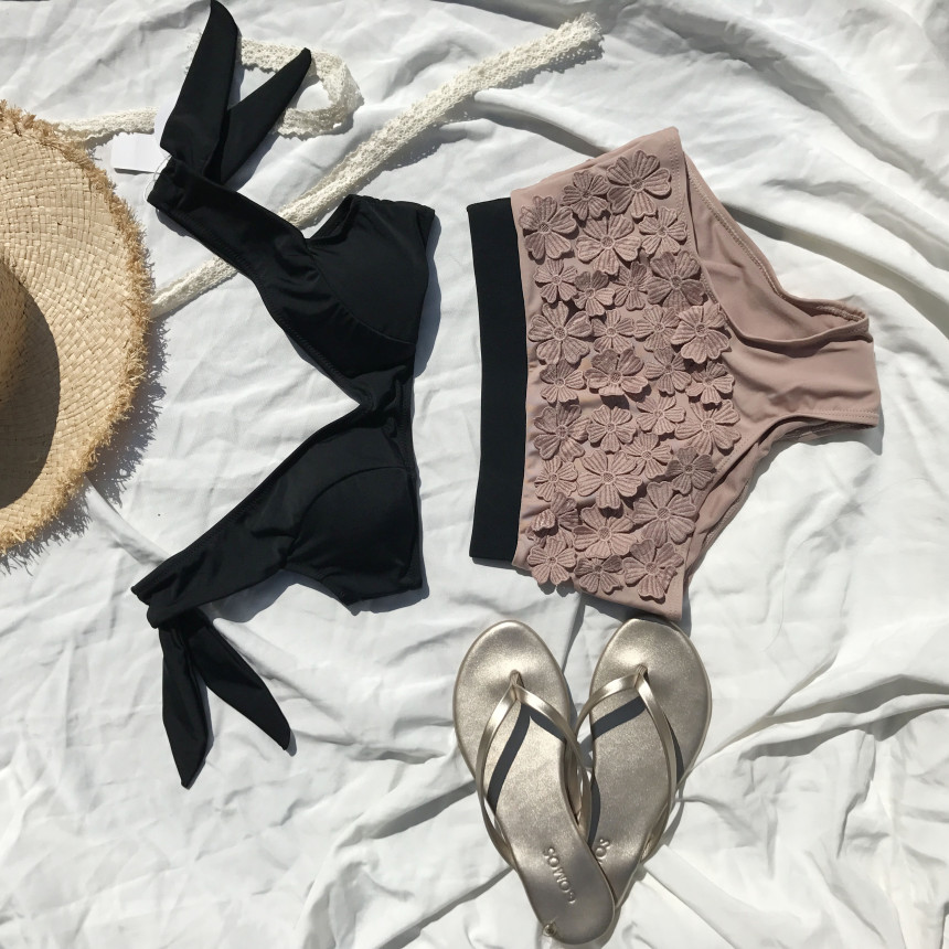 <b><p>Zimmer Flow bikini</p></b><b><p>ジマー 花のビキニ</p></b><br /><br /><p align='center'>