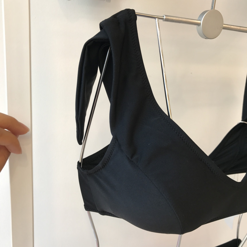 <b><p>Zimmer Flow bikini</p></b><b><p>ジマー 花のビキニ</p></b><br /><br /><p align='center'>