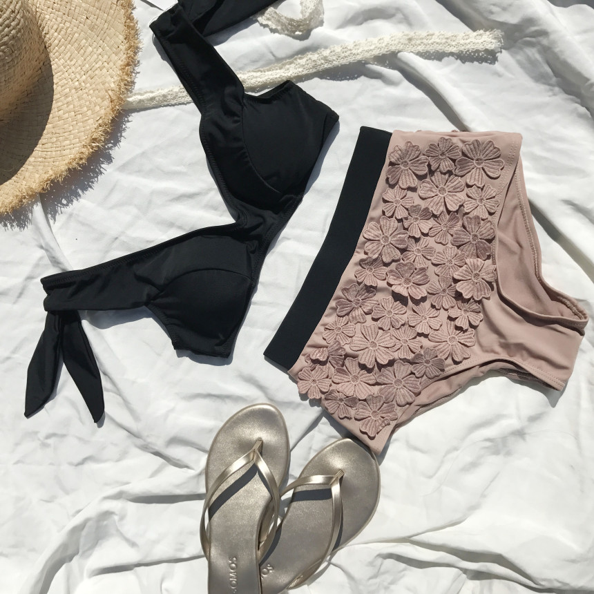 <b><p>Zimmer Flow bikini</p></b><b><p>ジマー 花のビキニ</p></b><br /><br /><p align='center'>