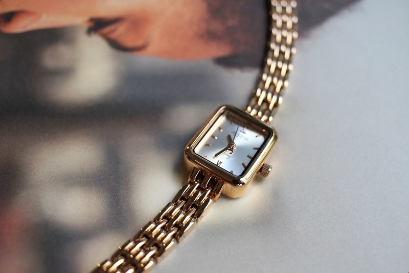 <b><p>square Classy tal Rose Gold feme watch fhion</p></b><b><p>正方形 クラス時 メタル ローズゴールド 女性 腕時計 ファッション ギフト</p></b><br /><br /><p align='center'>