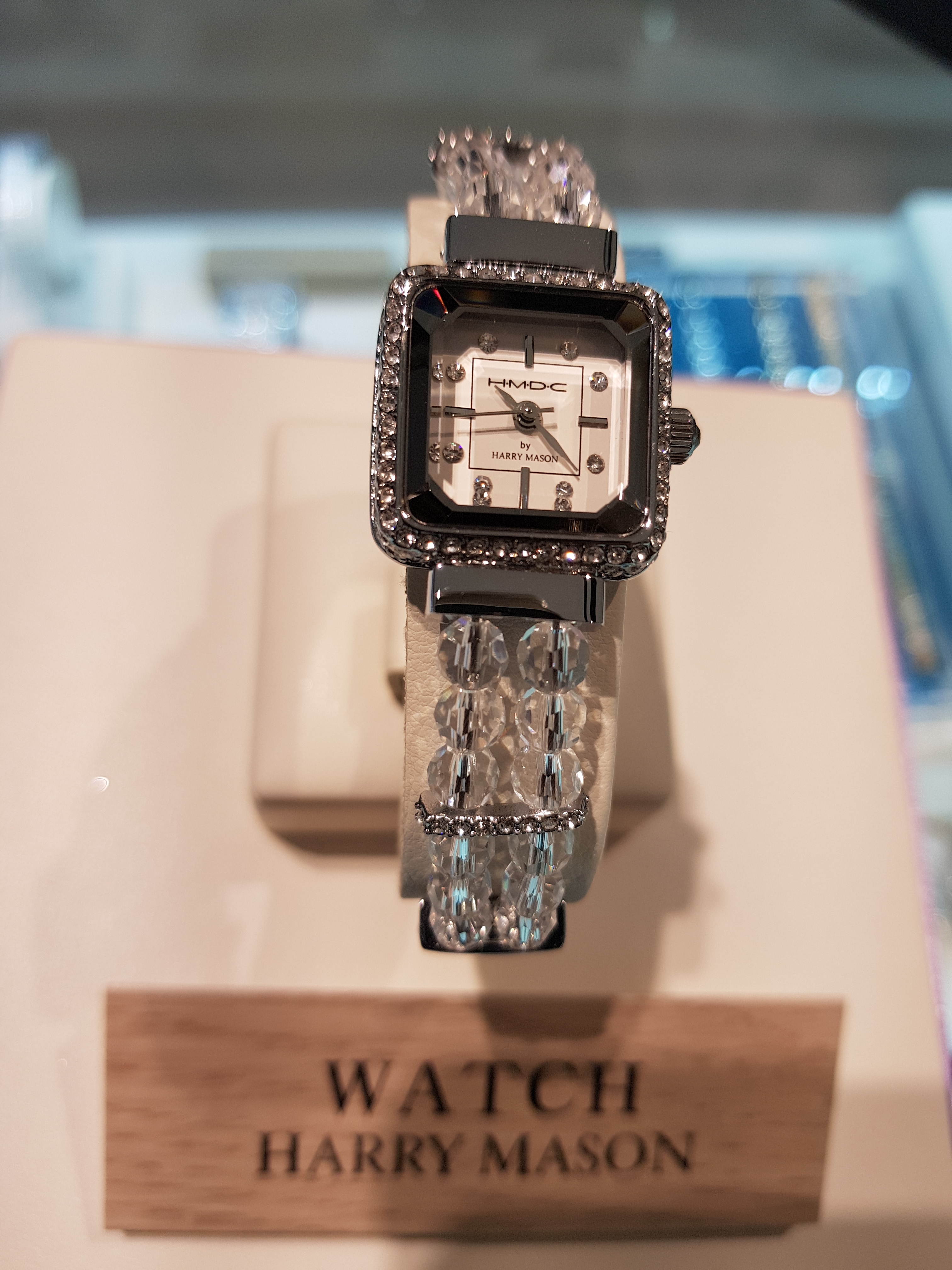 <b><p>Harry Mason Metal band watch</p></b><b><p>ハリー・メイソン メタルバンドの腕時計</p></b><br /><br /><p align='center'>