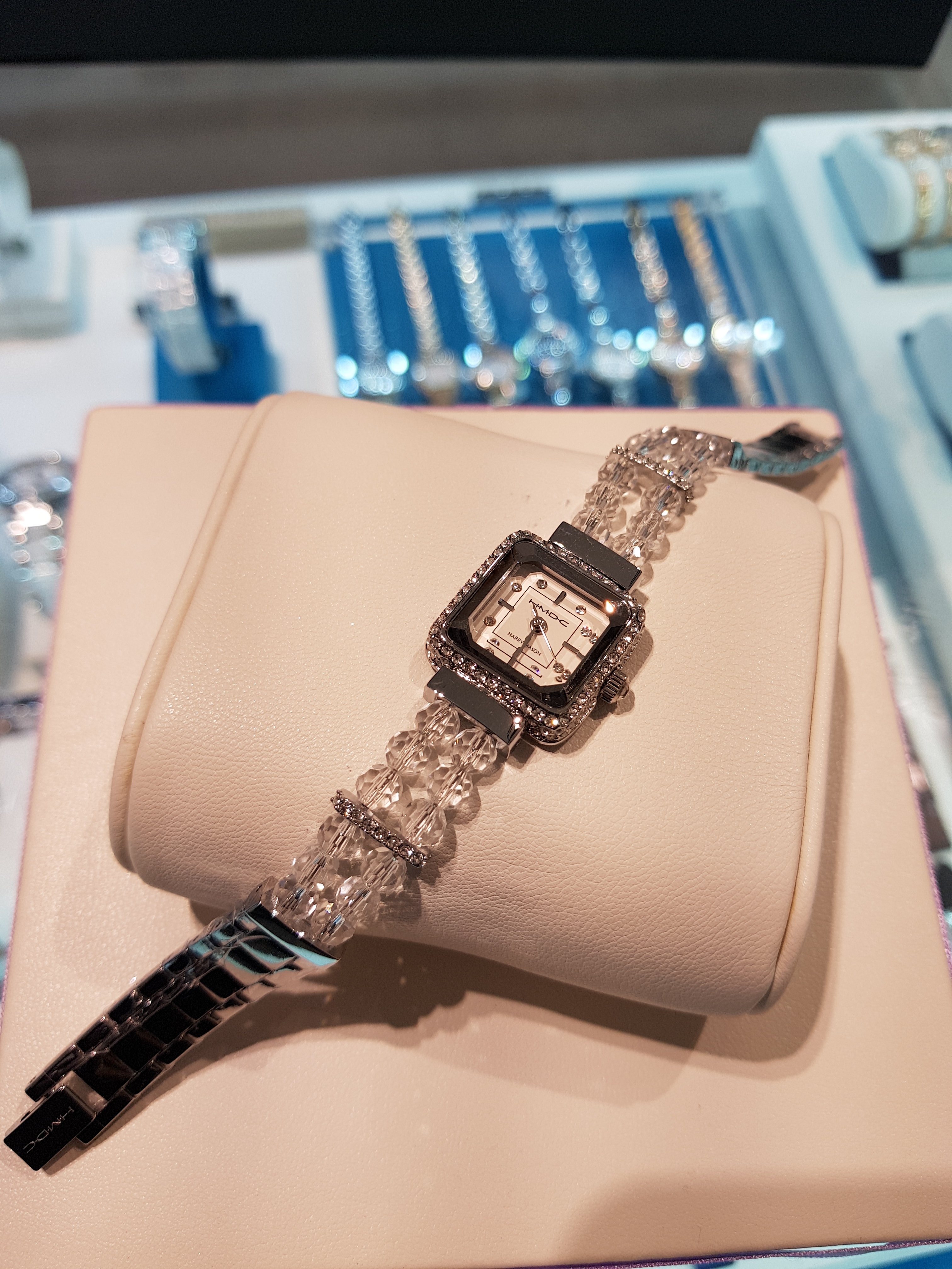 <b><p>Harry Mason Metal band watch</p></b><b><p>ハリー・メイソン メタルバンドの腕時計</p></b><br /><br /><p align='center'>