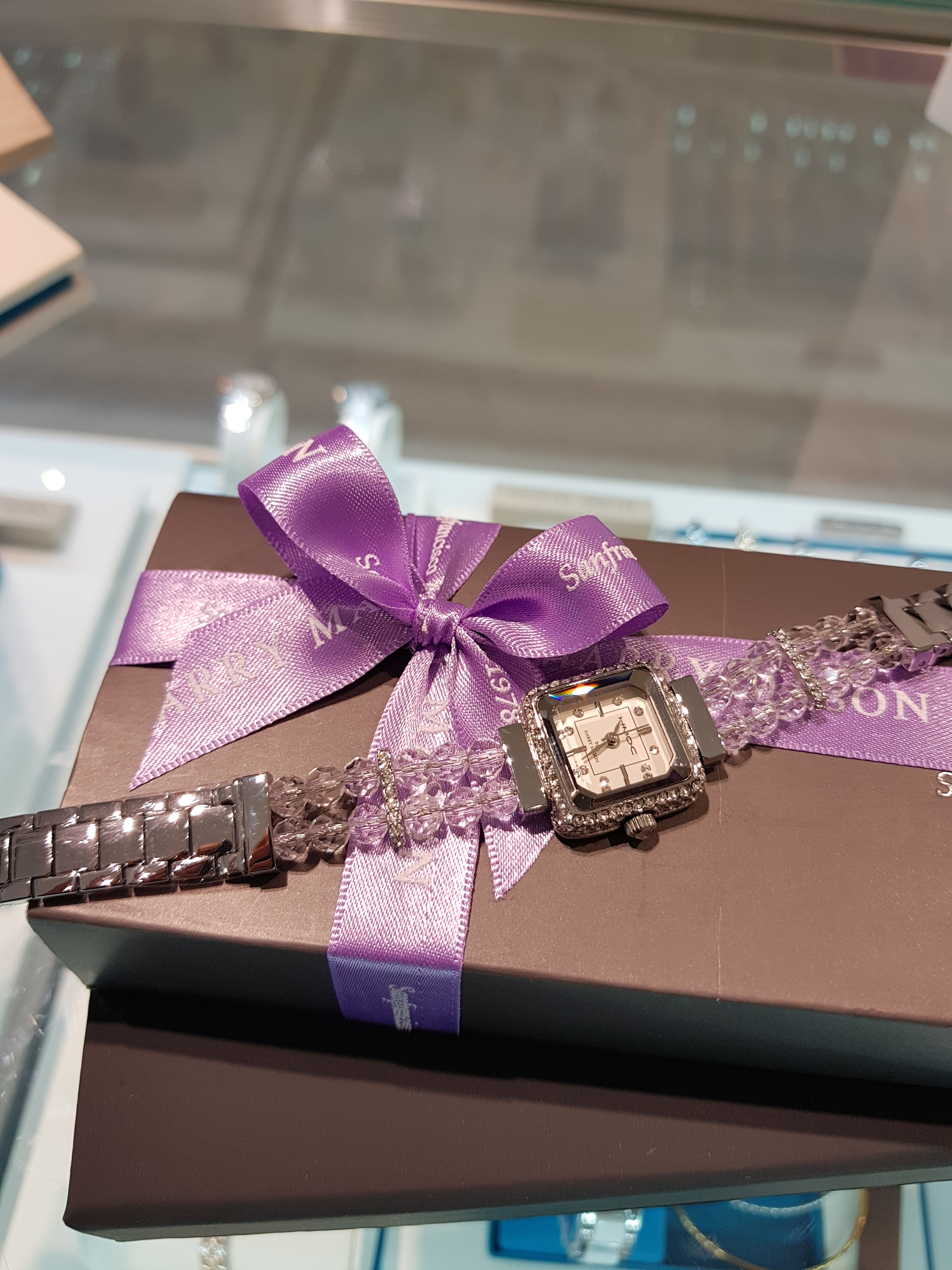 <b><p>Harry Mason Metal band watch</p></b><b><p>ハリー・メイソン メタルバンドの腕時計</p></b><br /><br /><p align='center'>