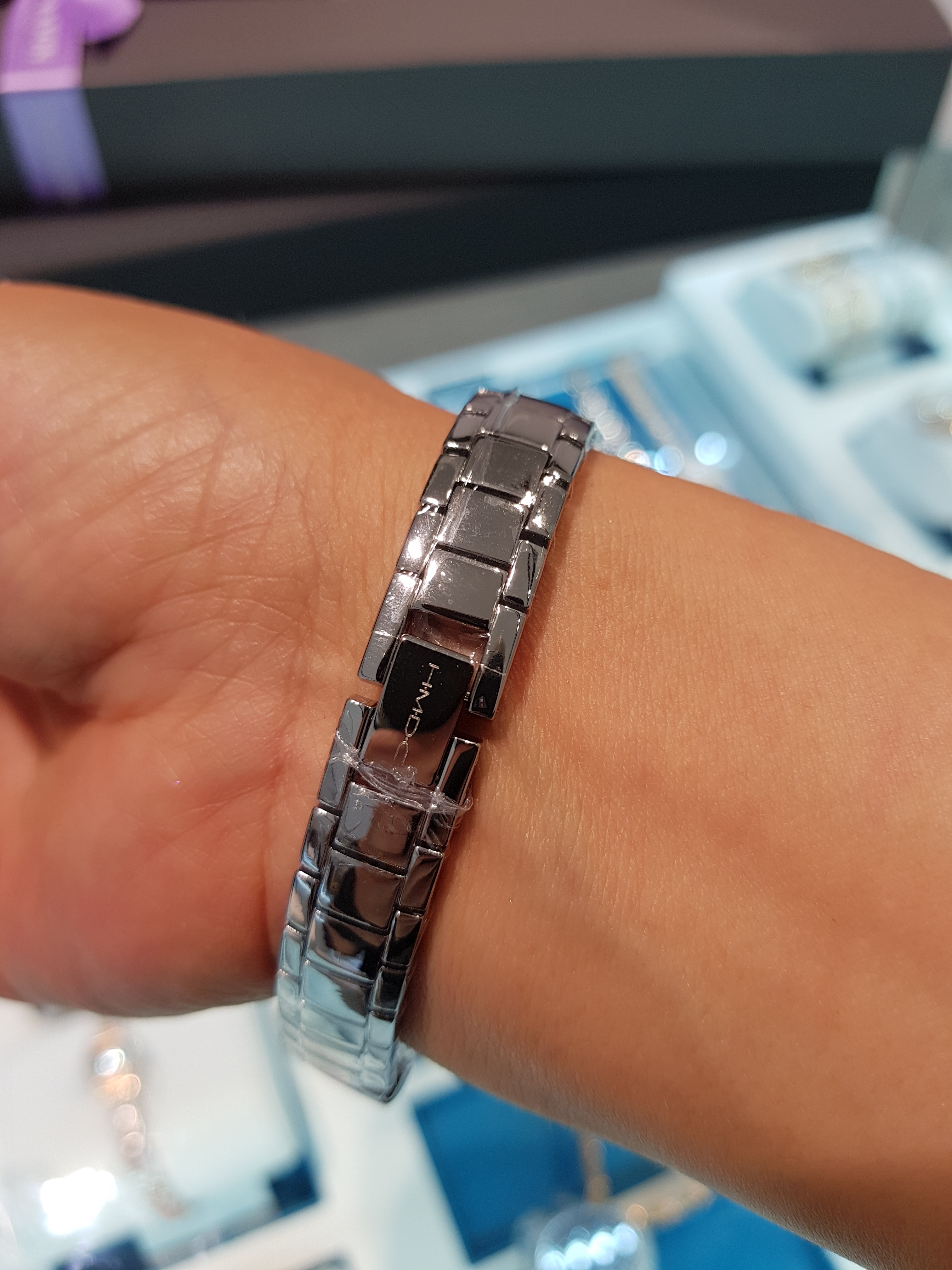 <b><p>Harry Mason Metal band watch</p></b><b><p>ハリー・メイソン メタルバンドの腕時計</p></b><br /><br /><p align='center'>