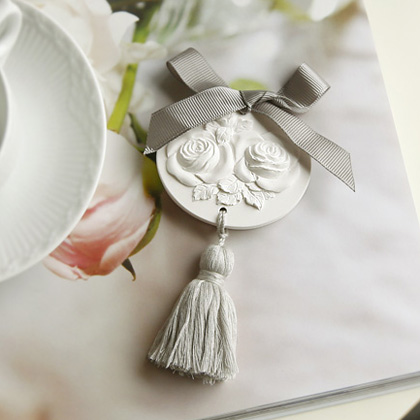 리본 태슬 인테리어 장미장식 오너먼트 석고 방향제 재료 장식 벽장식품