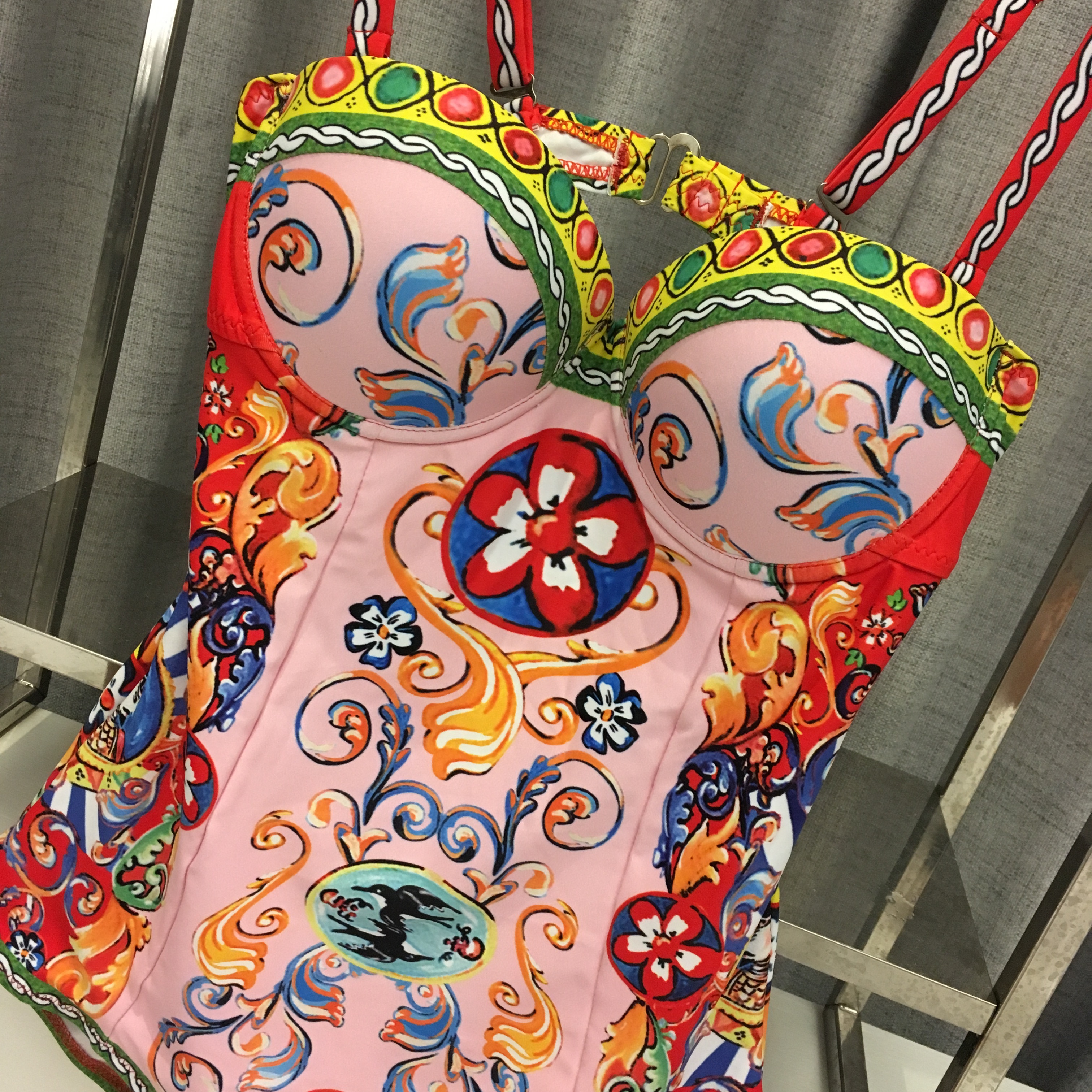 <b><p>Sufia Er Printing Monoki Dolce come swimsuit</p></b><b><p>吠え声アール エル 印刷 モノキニ ドルチェ 輸入 水着 バカンス 以上神秘 ビビッド非</p></b><br /><br /><p align='center'>