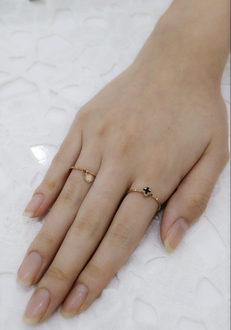 <b><p>titanium Two One set Layered ring Wd fashion</p></b><b><p>チタン 二つの 一式 重ね着 リング 結婚式のファッション すっきりとした ナチュラルな</p></b><br /><br /><p align='center'>