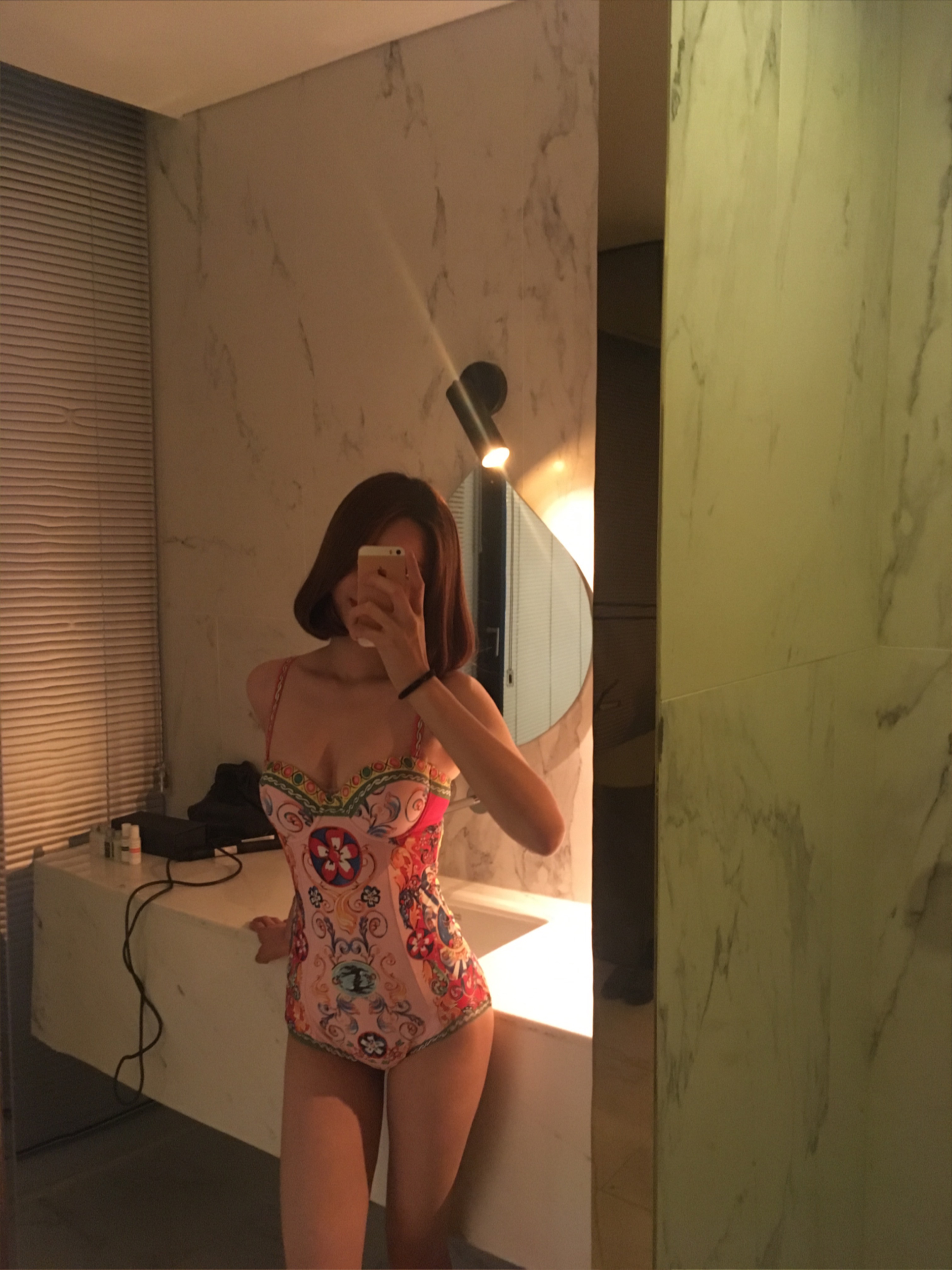 <b><p>Sufia Er Printing Monoki Dolce come swimsuit</p></b><b><p>吠え声アール エル 印刷 モノキニ ドルチェ 輸入 水着 バカンス 以上神秘 ビビッド非</p></b><br /><br /><p align='center'>