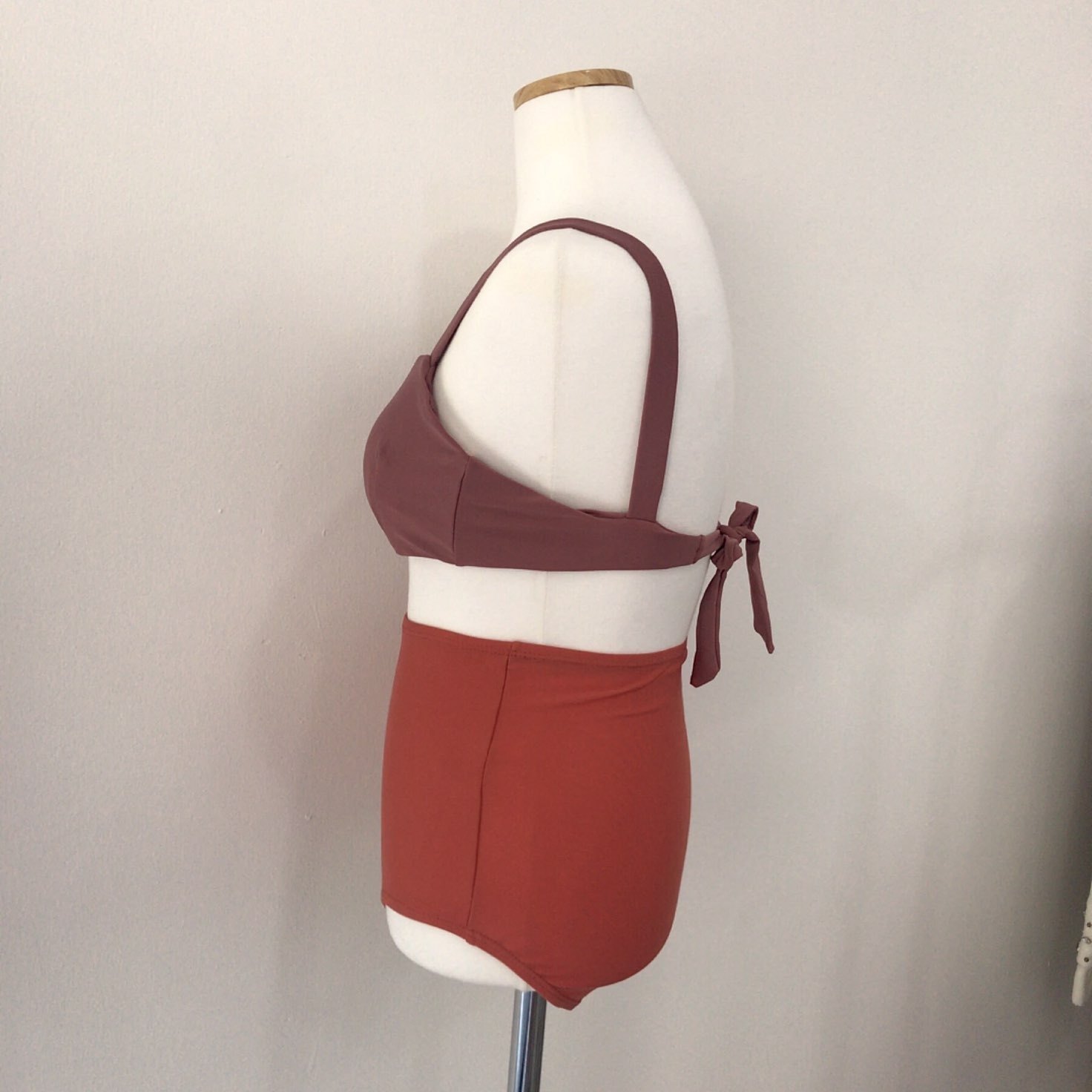 <b><p>day check High waist bikini 3ps Sexy swimwear</p></b><b><p>当日 チェック ハイウエスト ビキニ 3ps セクシーな水着 清純 女神 女性のスタイル</p></b><br /><br /><p align='center'>