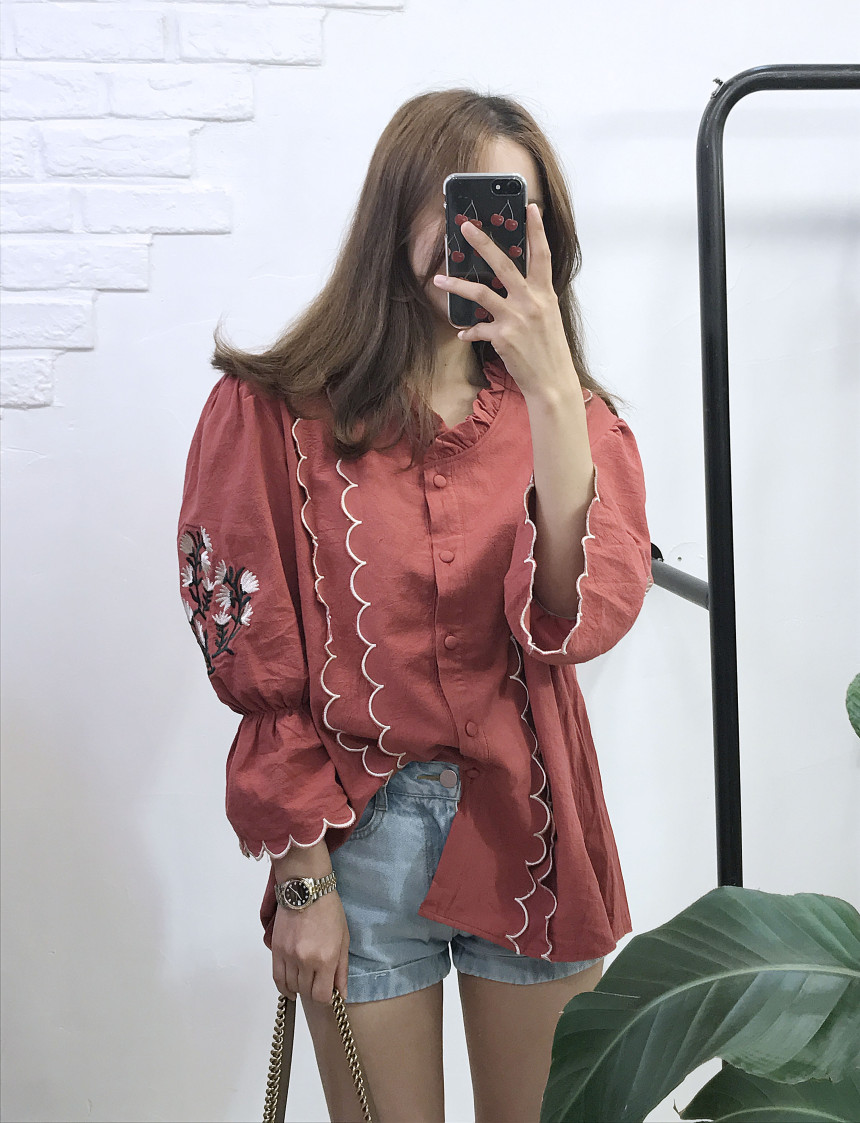 NEW FASHION LADY GIRL Blouse Wave embroidery blous