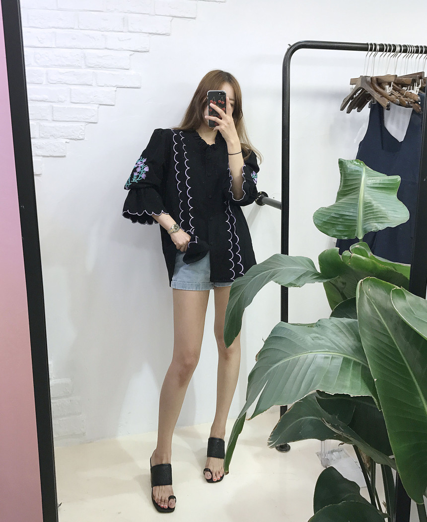 NEW FASHION LADY GIRL Blouse Wave embroidery blous