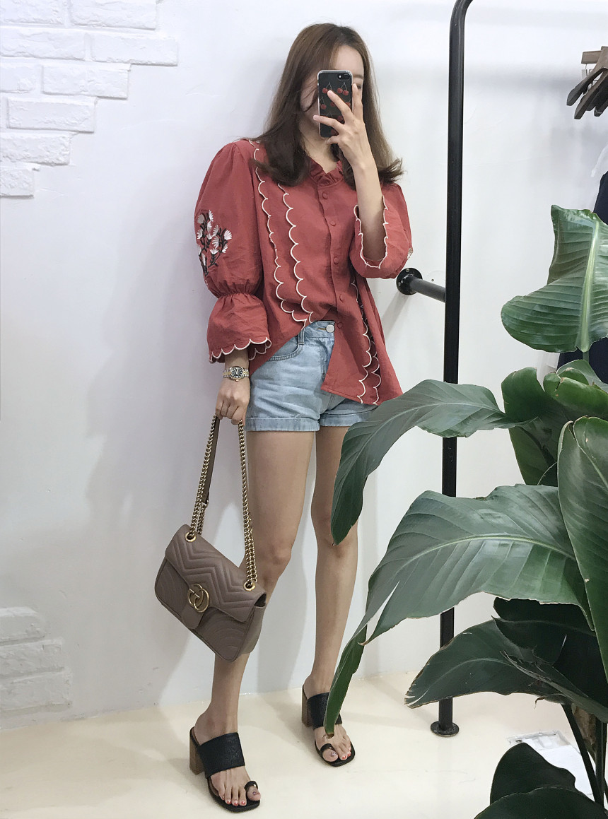 NEW FASHION LADY GIRL Blouse Wave embroidery blous