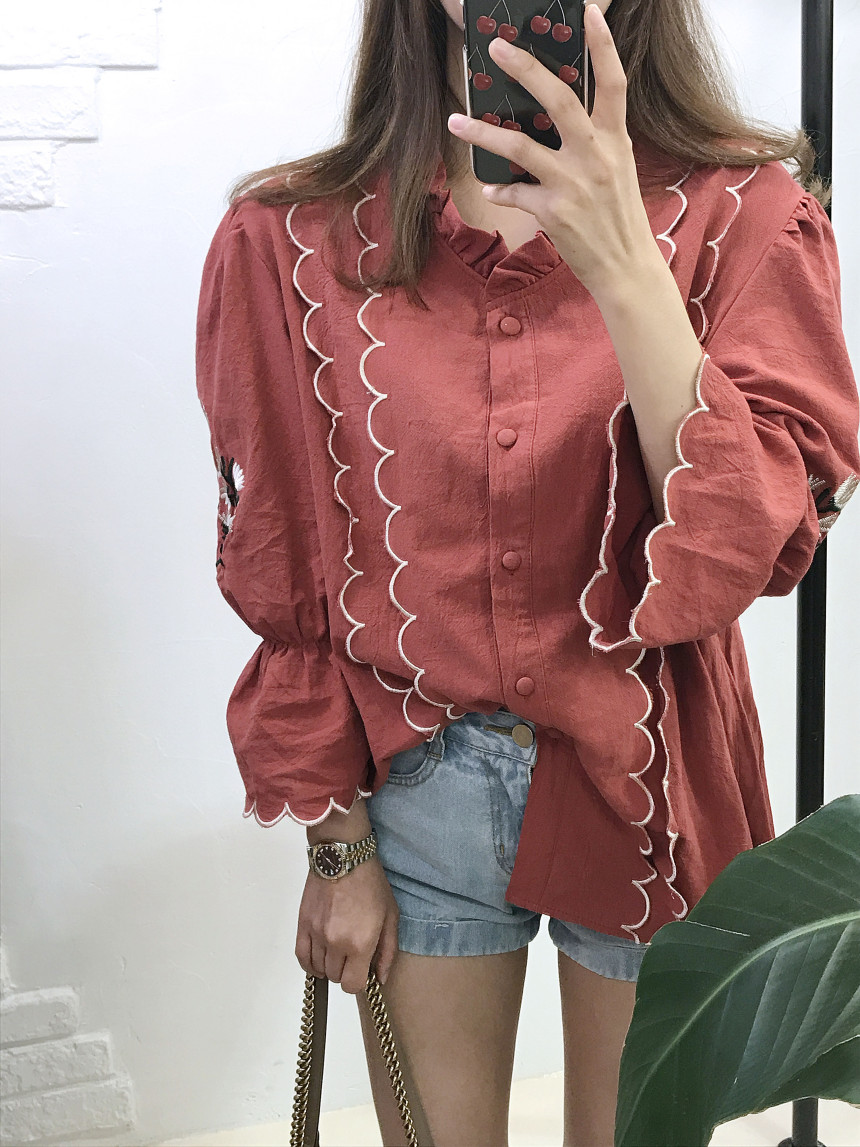 NEW FASHION LADY GIRL Blouse Wave embroidery blous
