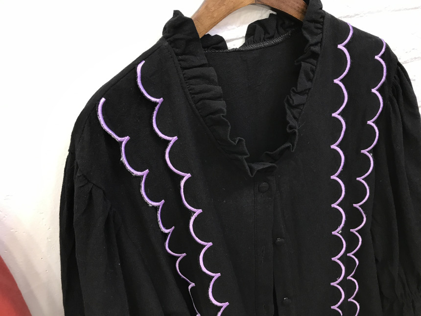 NEW FASHION LADY GIRL Blouse Wave embroidery blous