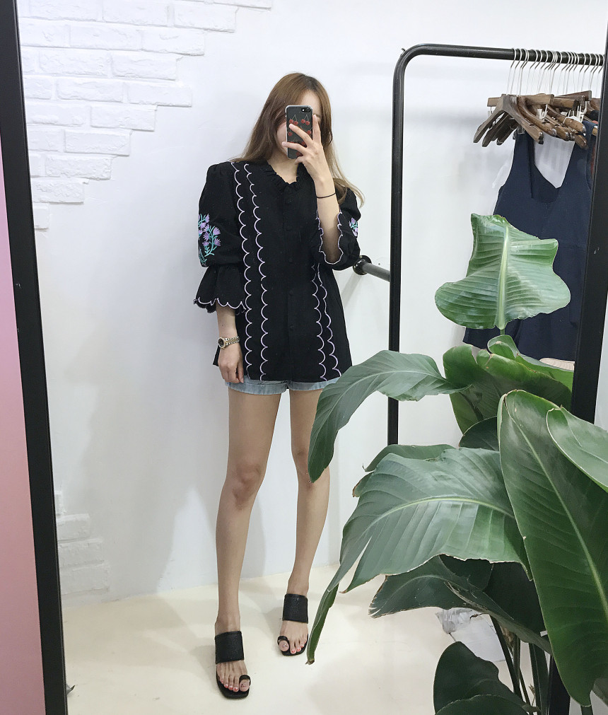 NEW FASHION LADY GIRL Blouse Wave embroidery blous