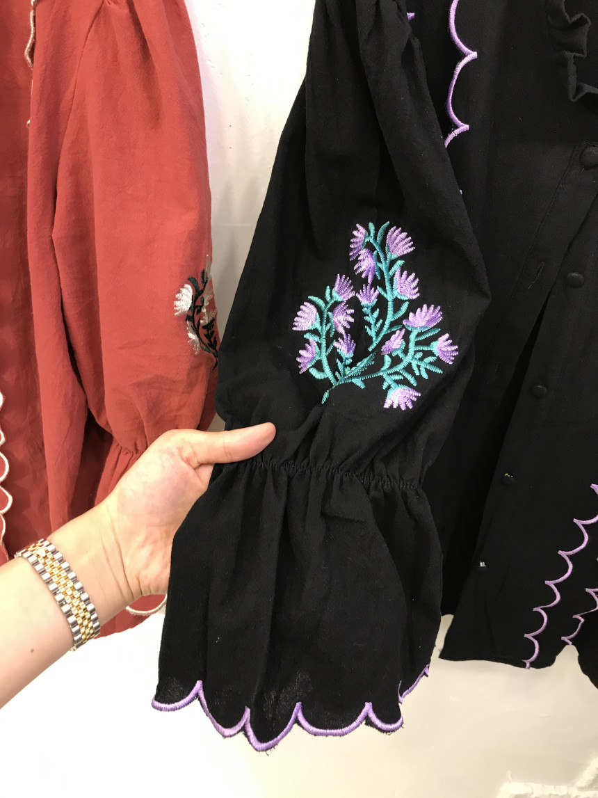 NEW FASHION LADY GIRL Blouse Wave embroidery blous