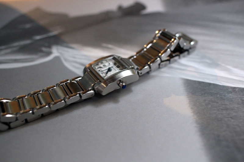 <b><p>French tal feme wrist clock 2cor Woman silver</p></b><b><p>フレンチ メタル 女性 手首 時計 2色 シルバー ファッション 正方形 ドの贈り物</p></b><br /><br /><p align='center'>