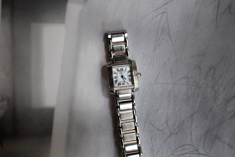 <b><p>French tal feme wrist clock 2cor Woman silver</p></b><b><p>フレンチ メタル 女性 手首 時計 2色 シルバー ファッション 正方形 ドの贈り物</p></b><br /><br /><p align='center'>