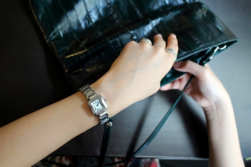 <b><p>French tal feme wrist clock 2cor Woman silver</p></b><b><p>フレンチ メタル 女性 手首 時計 2色 シルバー ファッション 正方形 ドの贈り物</p></b><br /><br /><p align='center'>