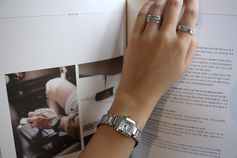 <b><p>French tal feme wrist clock 2cor Woman silver</p></b><b><p>フレンチ メタル 女性 手首 時計 2色 シルバー ファッション 正方形 ドの贈り物</p></b><br /><br /><p align='center'>