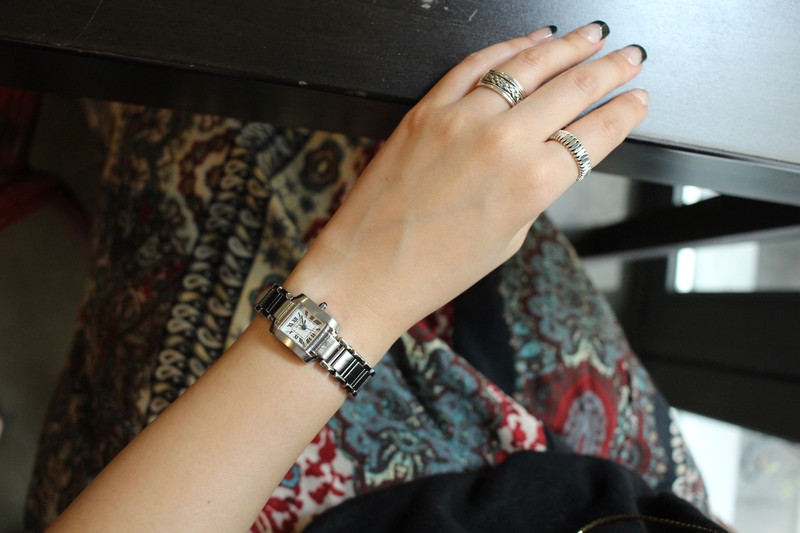 <b><p>French tal feme wrist clock 2cor Woman silver</p></b><b><p>フレンチ メタル 女性 手首 時計 2色 シルバー ファッション 正方形 ドの贈り物</p></b><br /><br /><p align='center'>