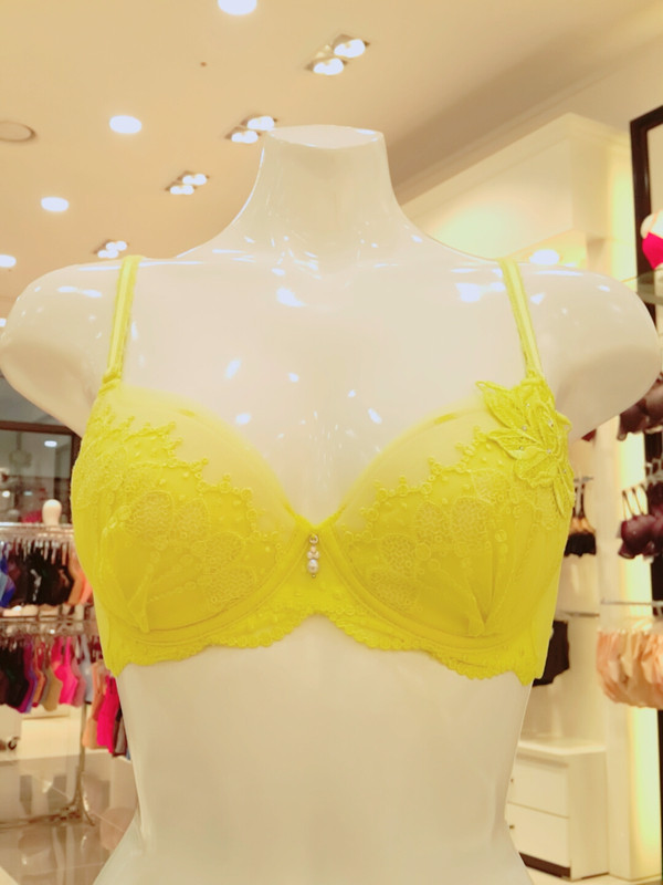 New Wacoal Glam Muse Bra WBR1800 LY Petit Feeling 