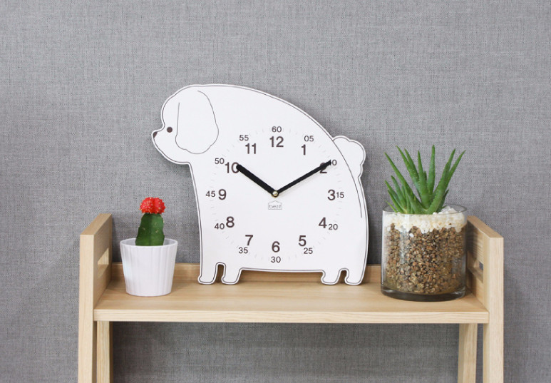 Bette's companion dogs Cute Maltese silent wall