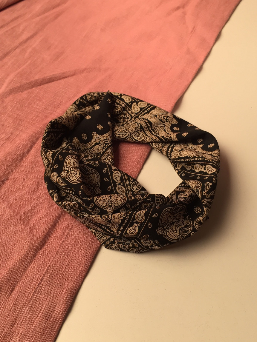 New Atom Wire Paisley Bandana Unique Styling Lovel