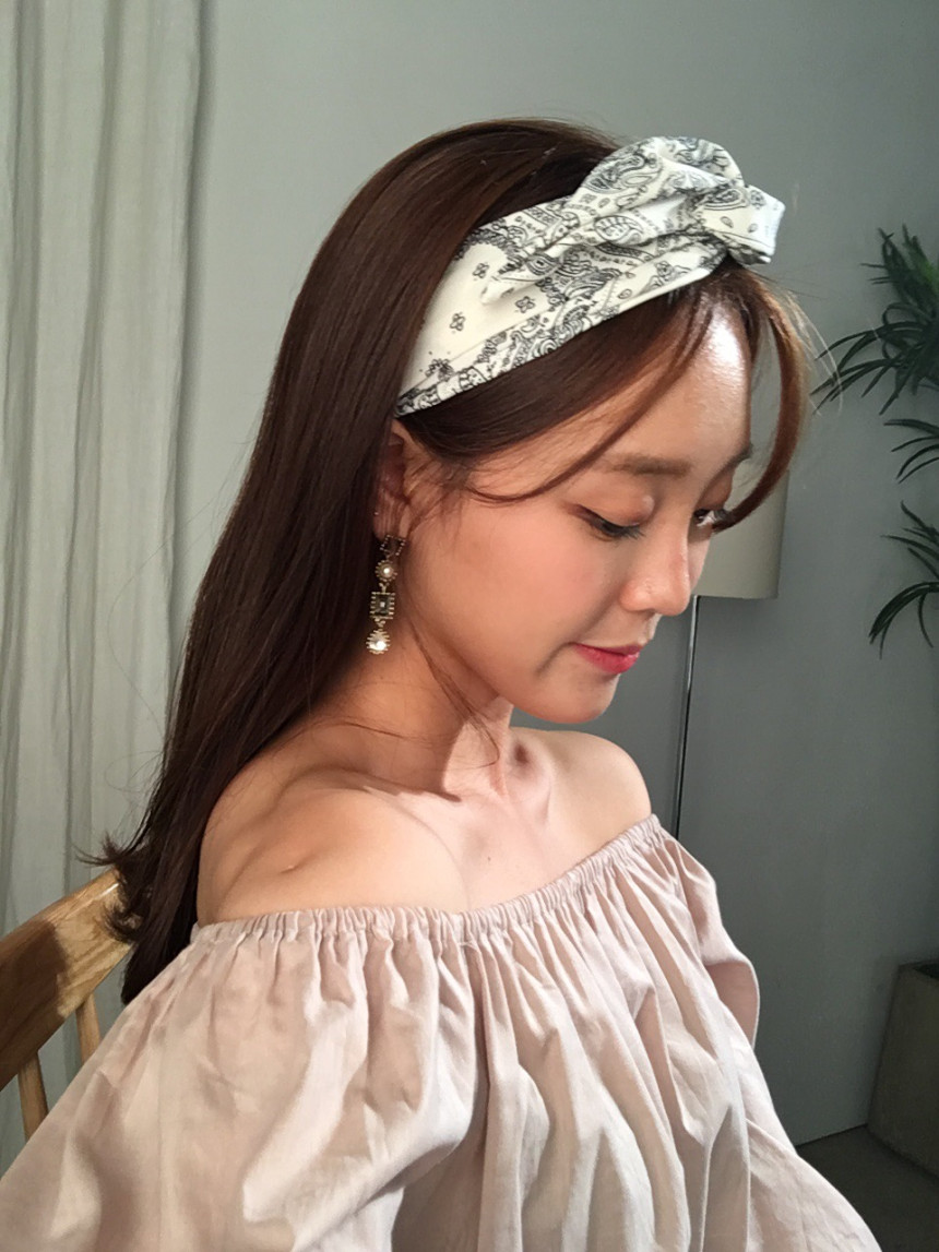 New Atom Wire Paisley Bandana Unique Styling Lovel