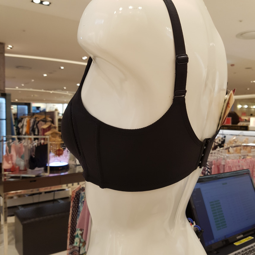 NEW SPORTS BRA Wacoal Sports Bra Black WBRS006