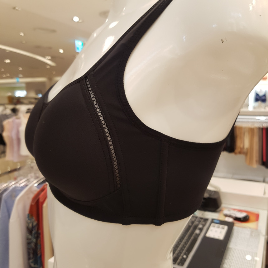 NEW SPORTS BRA Wacoal Sports Bra Black WBRS006