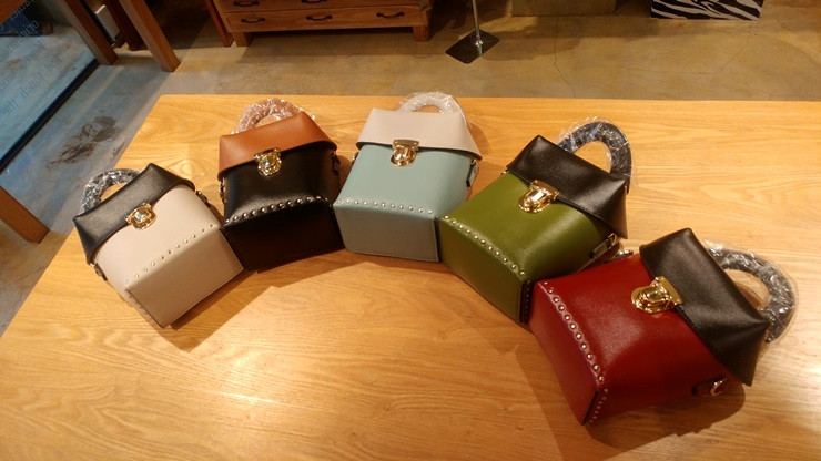 New Natural Cowhide - Mini Chong Cross Bag 5 color