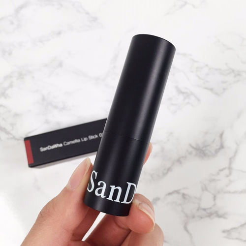 Sandhya Camellia Lipstick Glossy Point Directing F