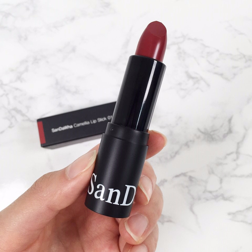 Sandhya Camellia Lipstick Glossy Point Directing F