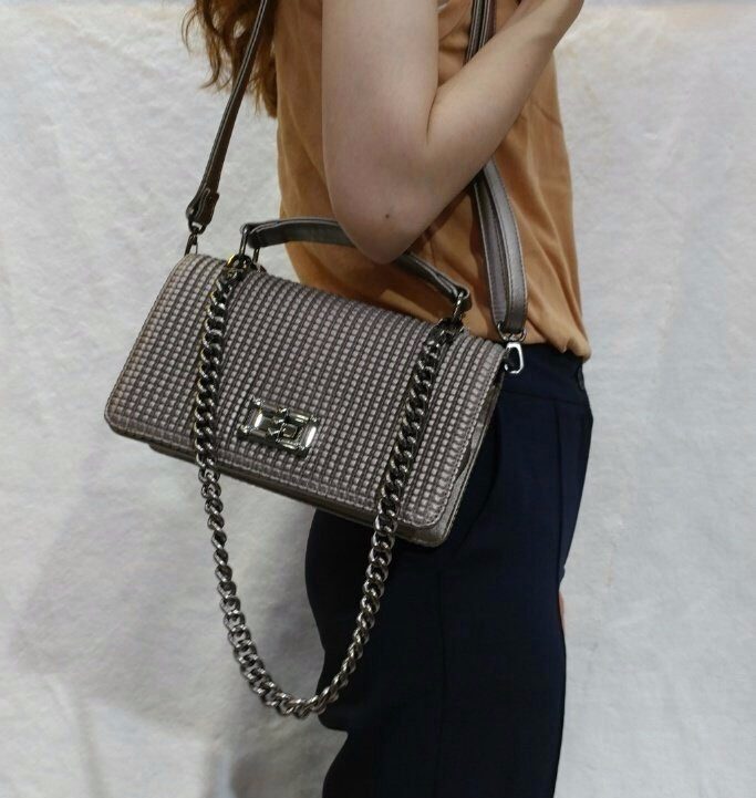 New Luge Chain Mini Cross Spaniel Shoulder Bag Dai