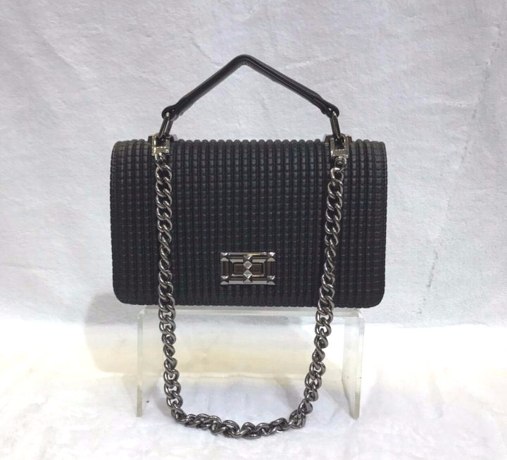 New Luge Chain Mini Cross Spaniel Shoulder Bag Dai