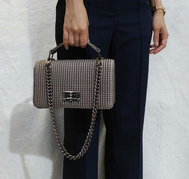 New Luge Chain Mini Cross Spaniel Shoulder Bag Dai