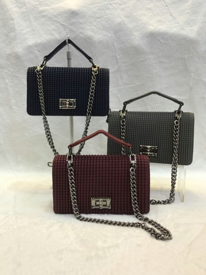 New Luge Chain Mini Cross Spaniel Shoulder Bag Dai