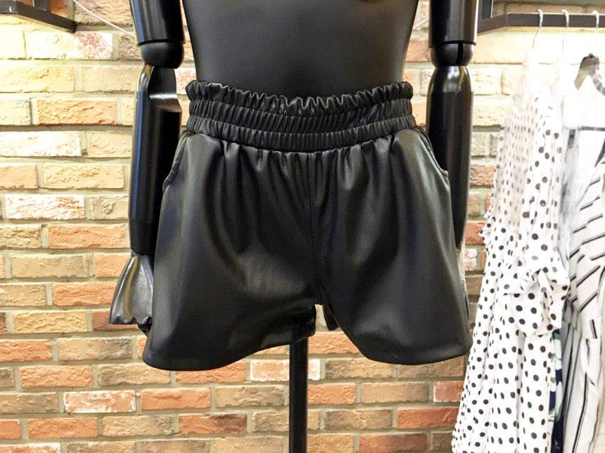 Women Short Pants Leather Material Waist Full Bend