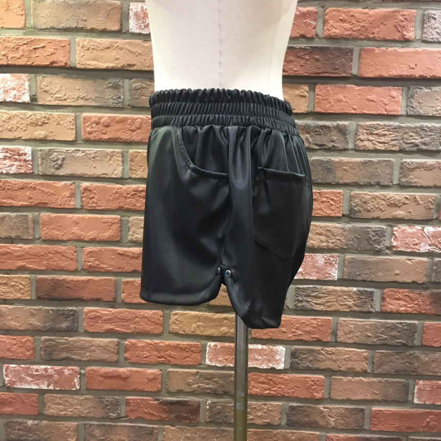 Women Short Pants Leather Material Waist Full Bend